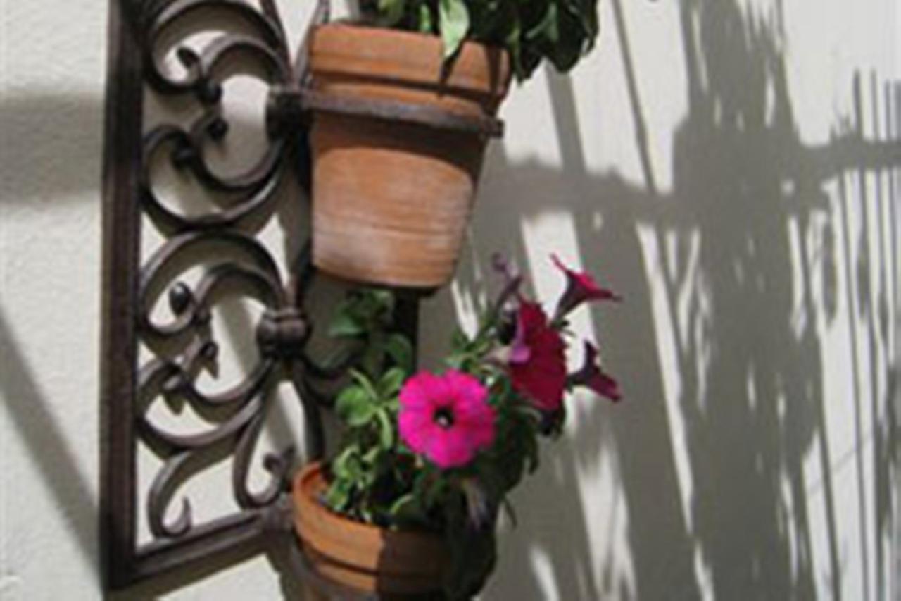 3 On Roux Bed & Breakfast Franschhoek Bagian luar foto