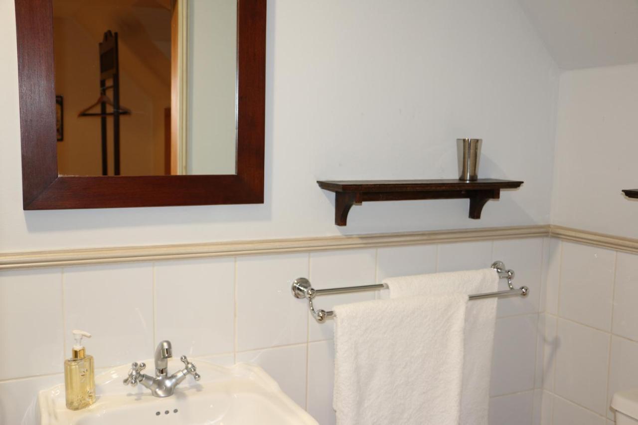 3 On Roux Bed & Breakfast Franschhoek Bagian luar foto